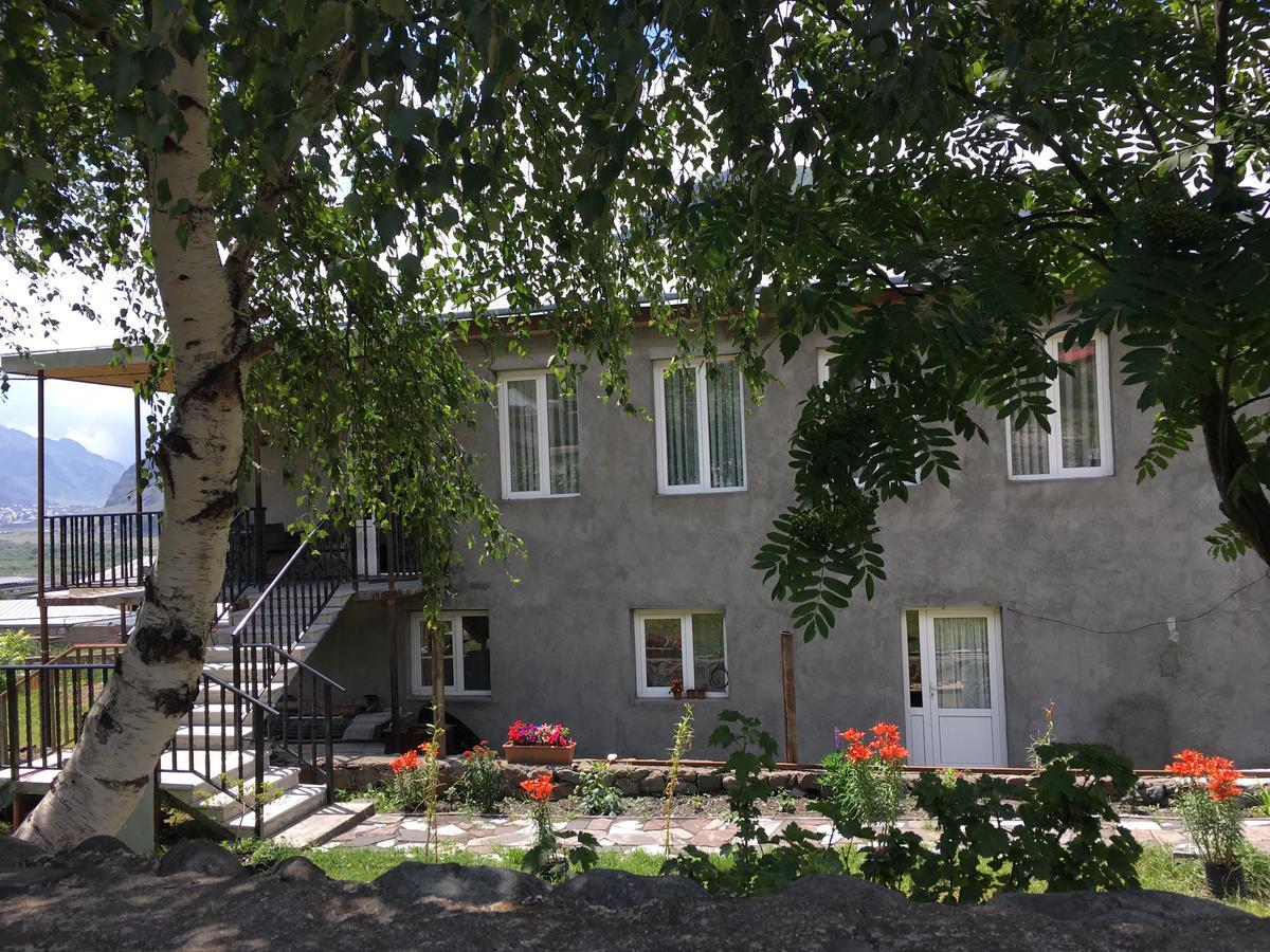 Cherry Hotel Казбеги Екстериор снимка